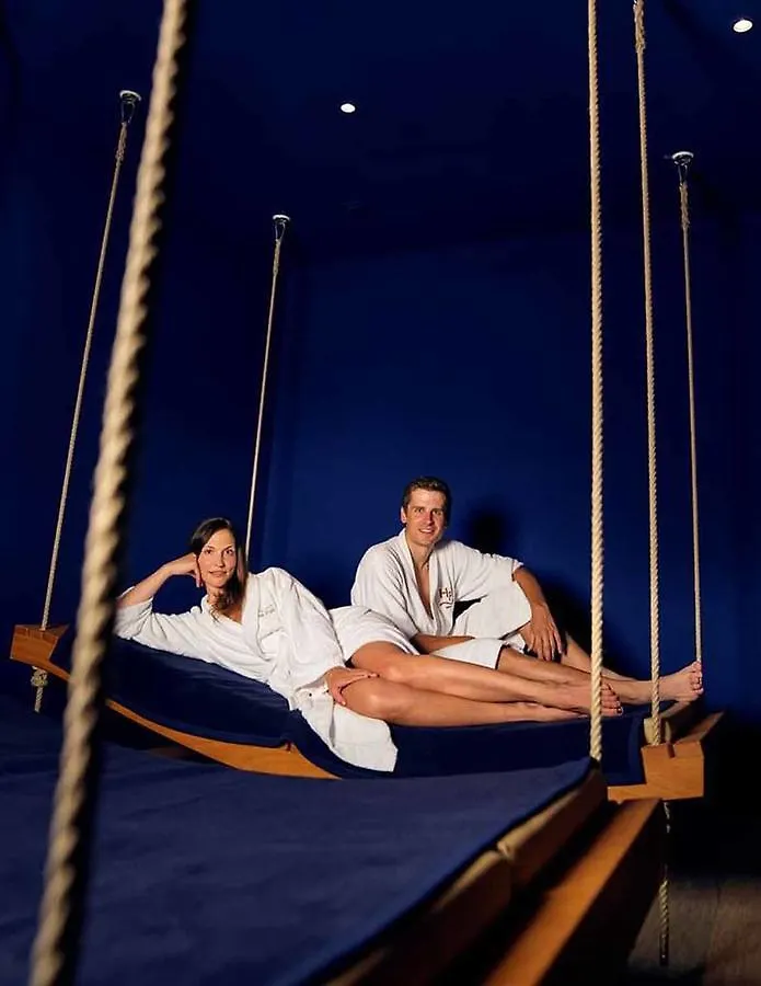 Zedernhof Gesundheits- & Wellnesshotel Stamsried 3*,
